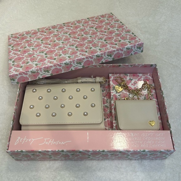 Betsey Johnson Handbags - *New* Betsey Johnson Cream and Pearl 3 Piece Gift Set